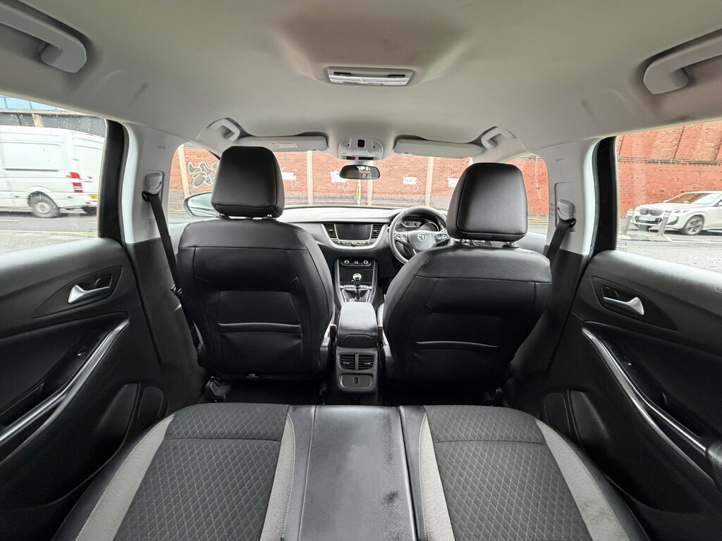 Vauxhall Grandland X Hatchback #26