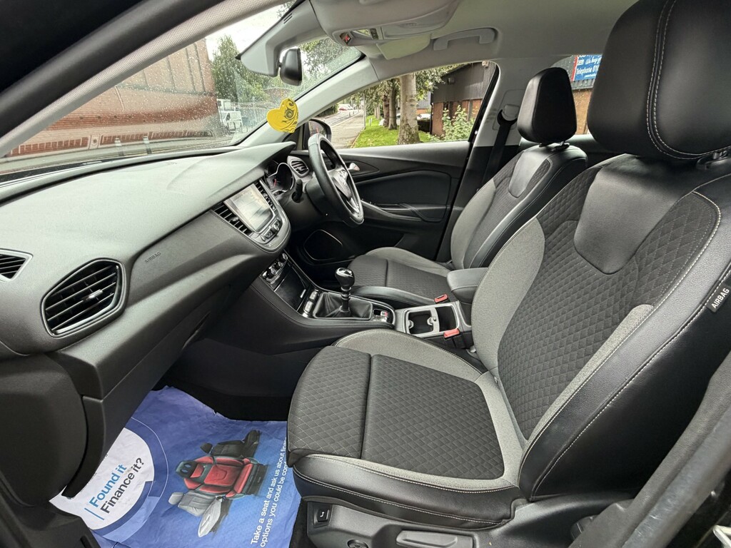 Vauxhall Grandland X Hatchback #31