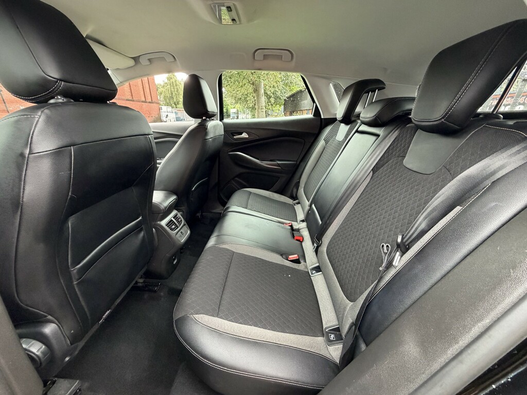 Vauxhall Grandland X Hatchback #34