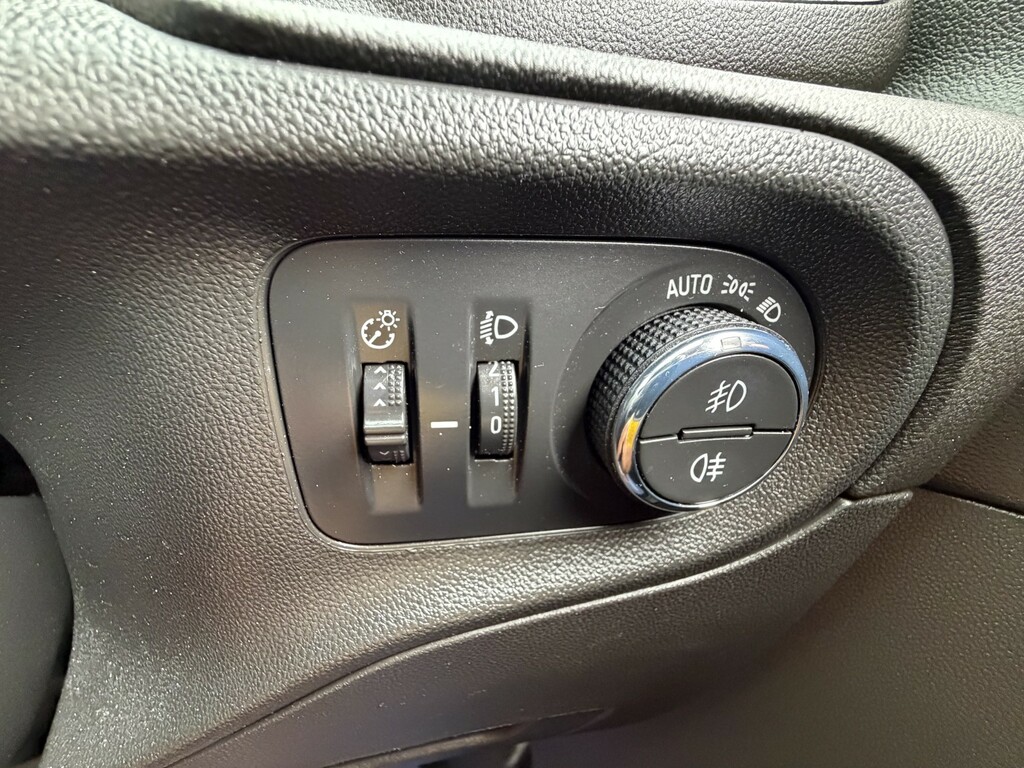 Vauxhall Grandland X Hatchback #49
