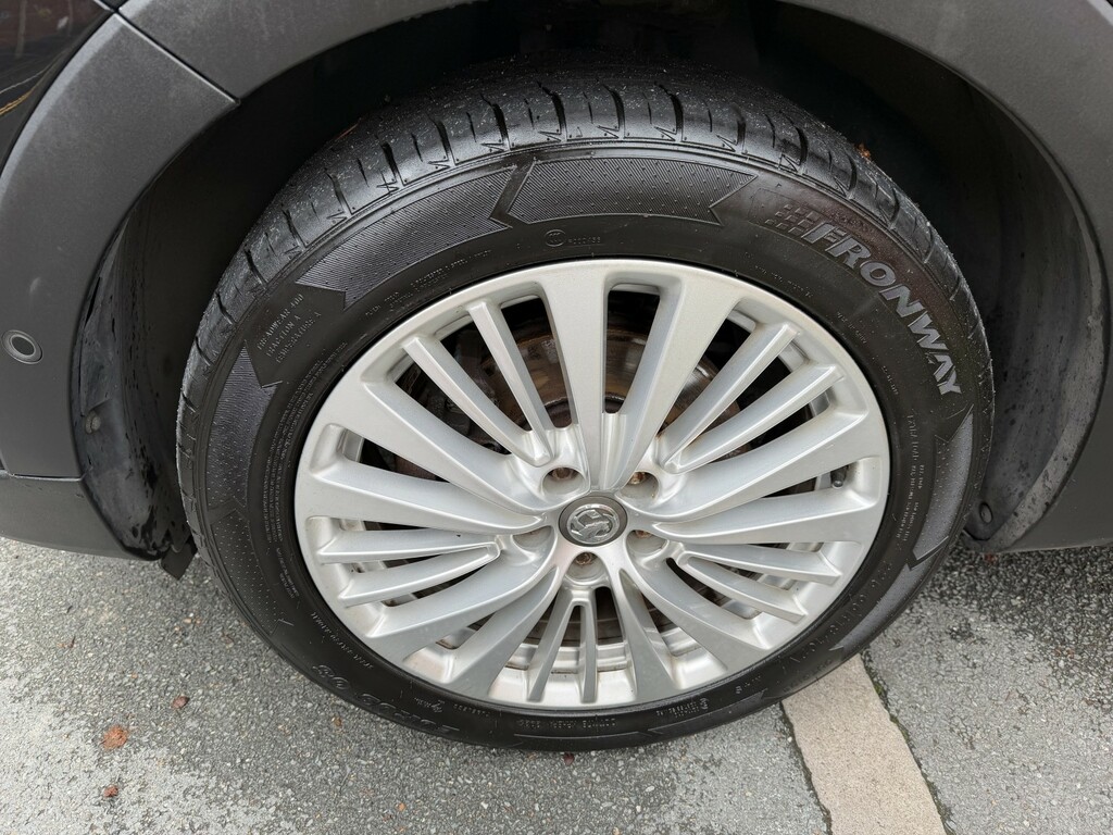 Vauxhall Grandland X Hatchback #23