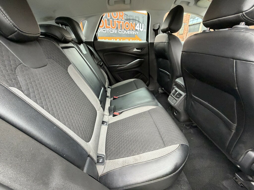 Vauxhall Grandland X Hatchback #35