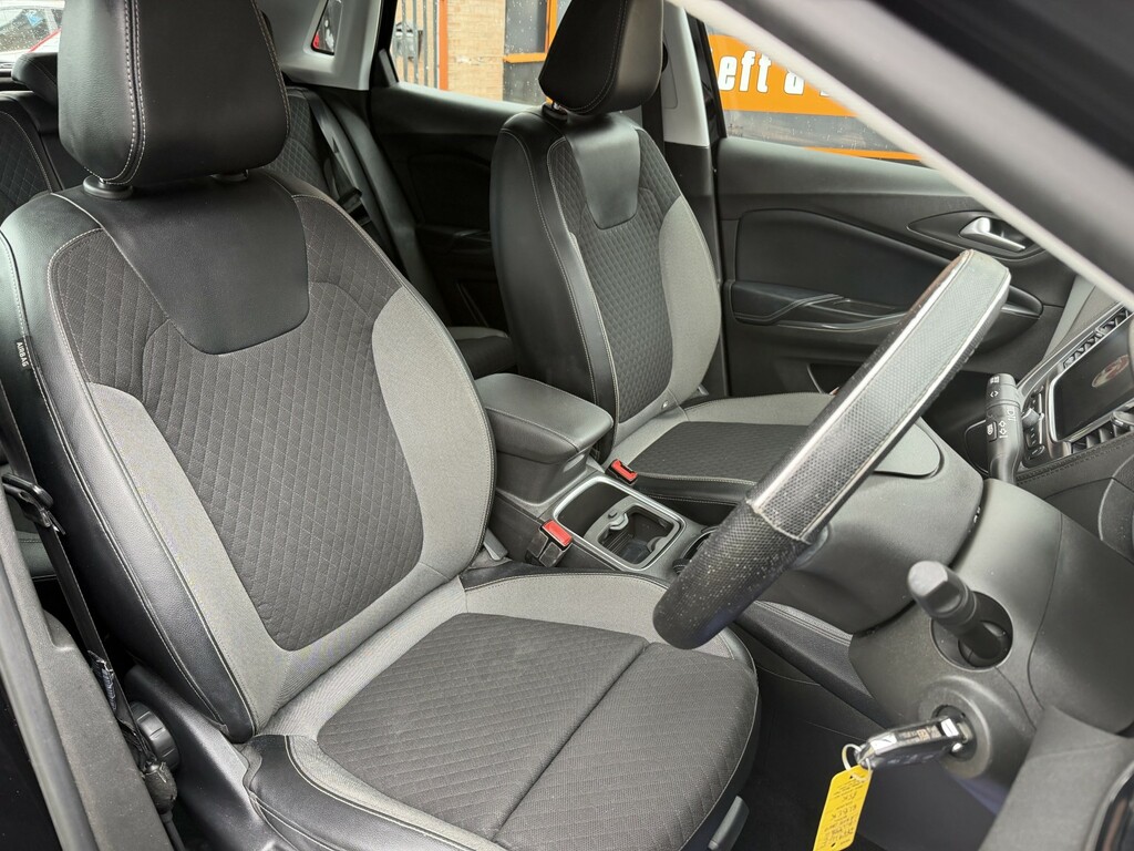 Vauxhall Grandland X Hatchback #29