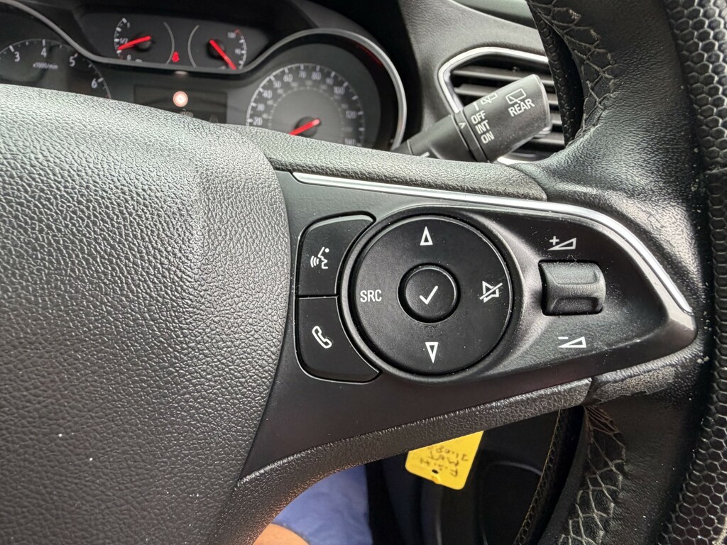 Vauxhall Grandland X Hatchback #47