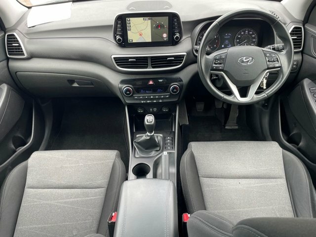 Hyundai Tucson 2019 1.6 Gdi Se Nav Suv Euro 6 Black #2