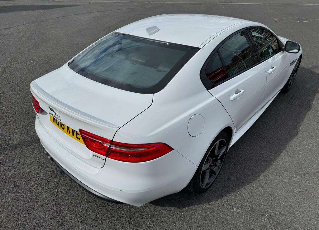 Jaguar XE 2.0D R-sport Euro 6 Ss White #4