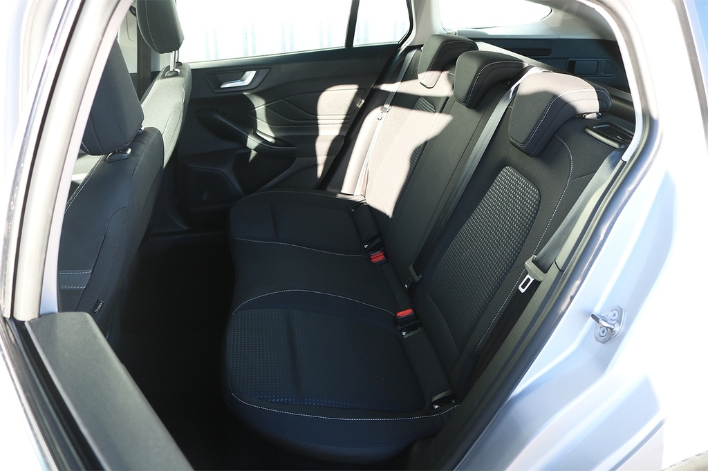 Ford Focus Zetec Silver #6