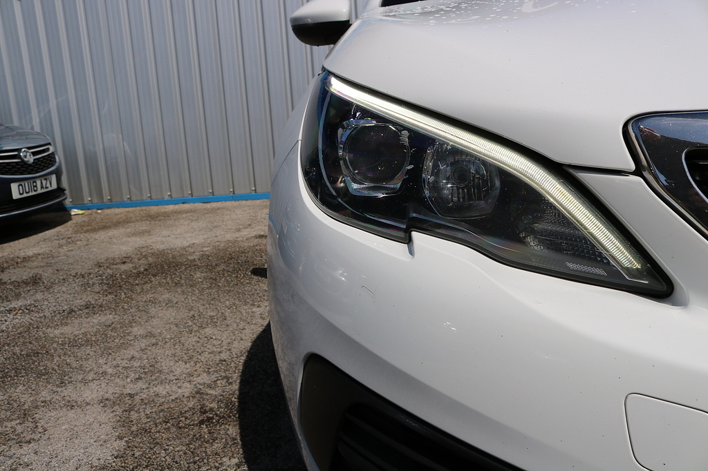 Peugeot 308 Bluehdi Access White #3