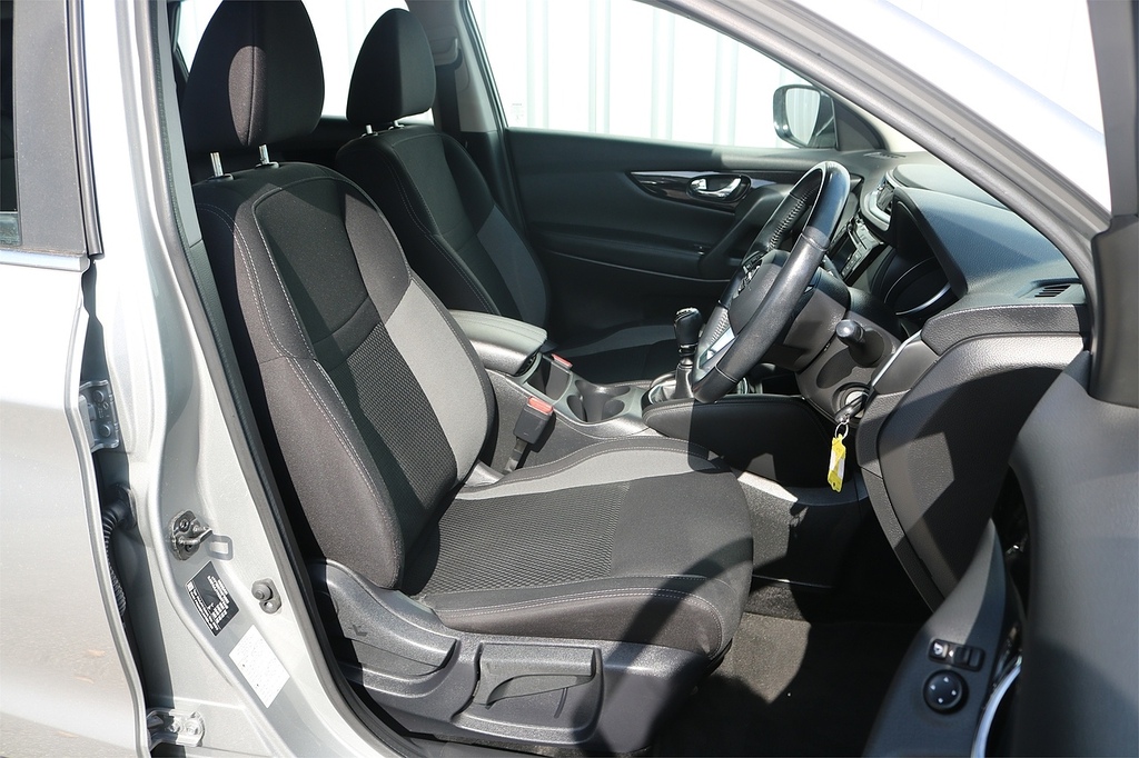 Nissan Qashqai Acenta Premium Black #8