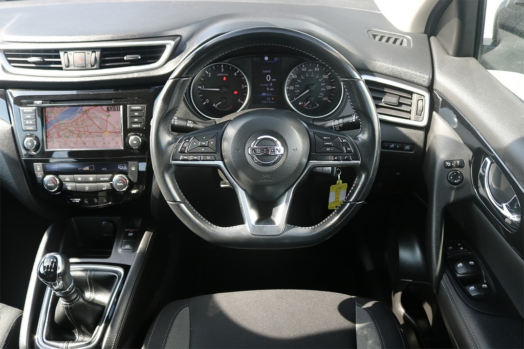 Nissan Qashqai Acenta Premium Black #10