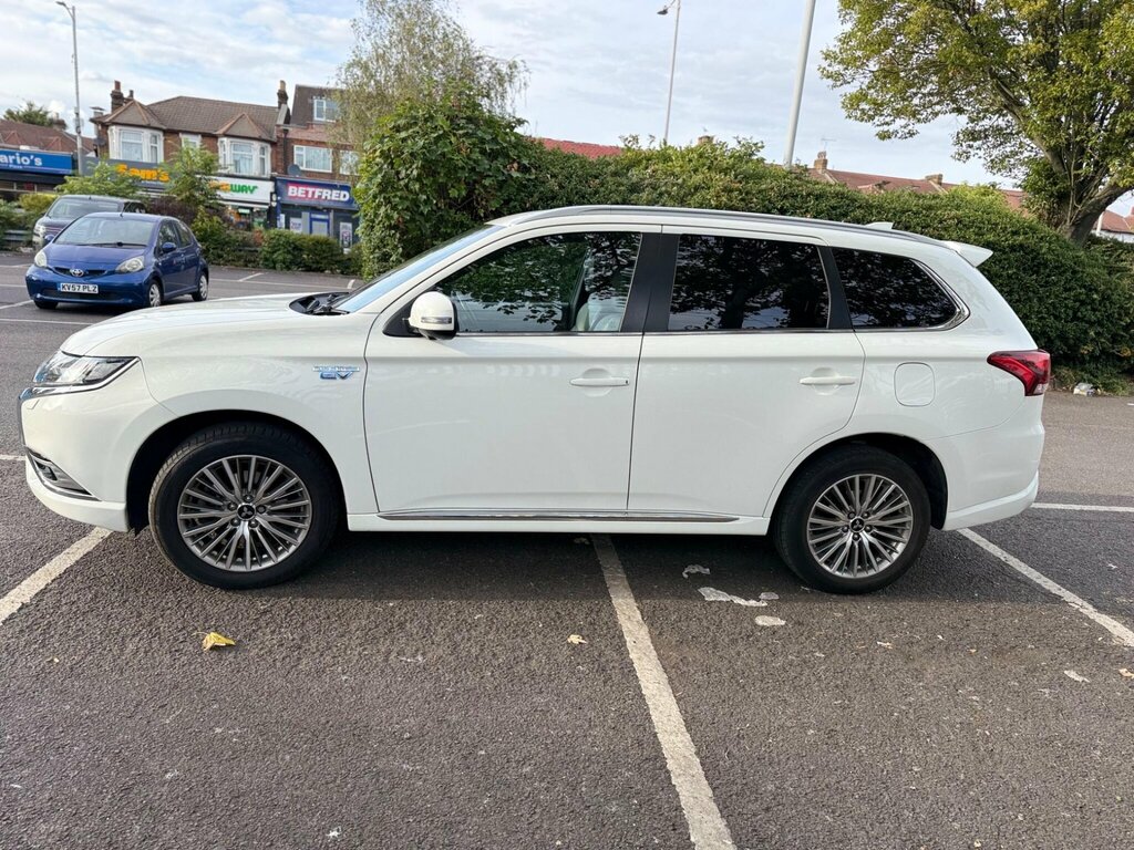 Mitsubishi Outlander 2.4H Twinmotor 13.8Kwh Exceed Cvt 4Wd Euro 6 Ss White #5