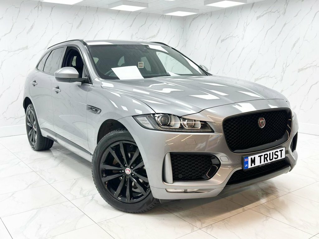 Jaguar F-Pace 2L Chequered Flag Grey