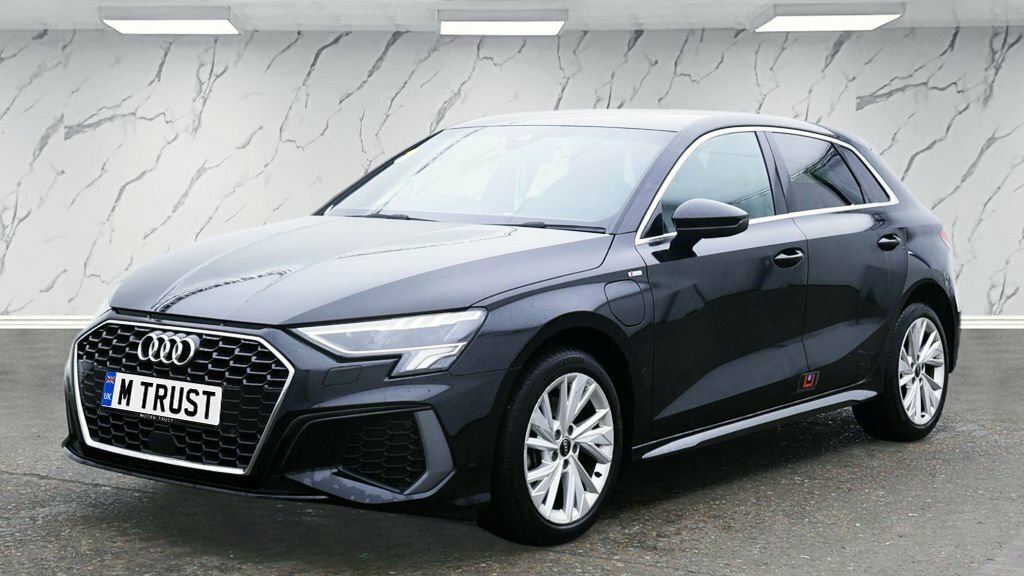 Audi A3 1L S Line Black
