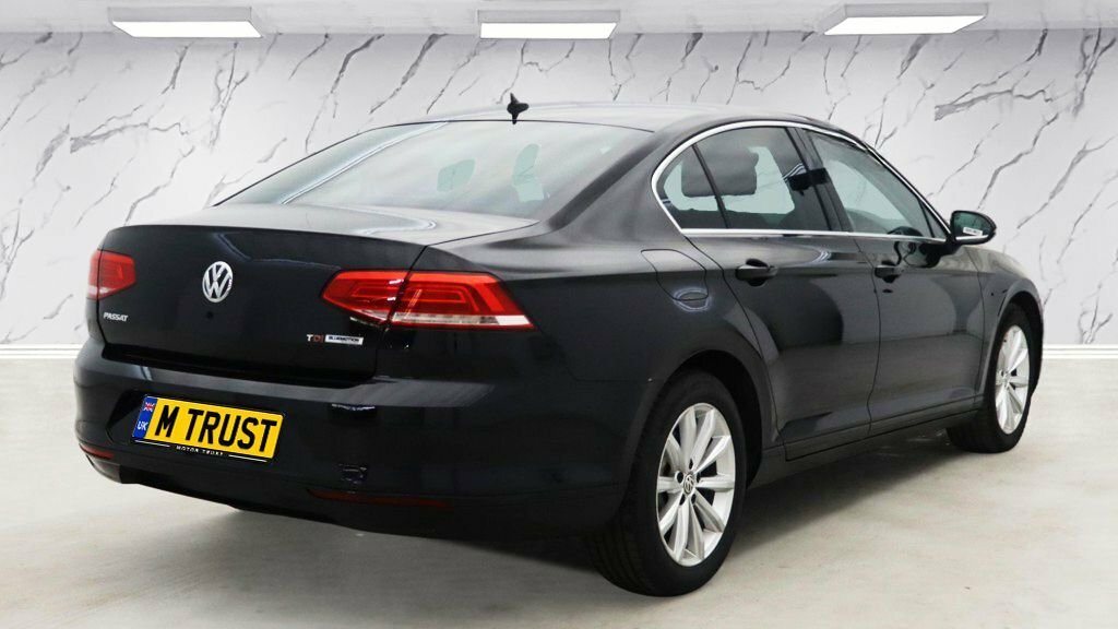 Volkswagen Passat 1.6L Se Business Black #4