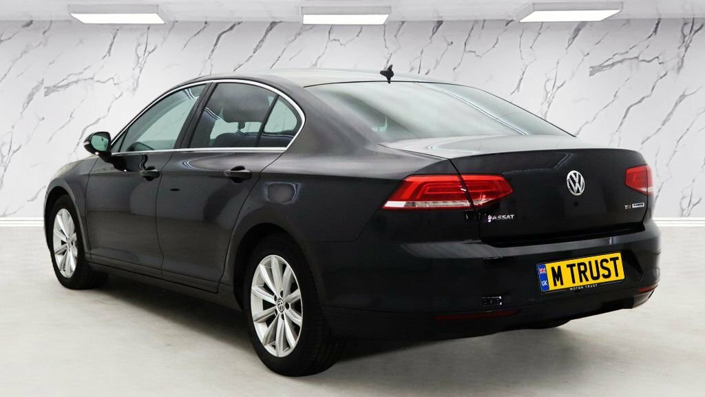 Volkswagen Passat 1.6L Se Business Black #3