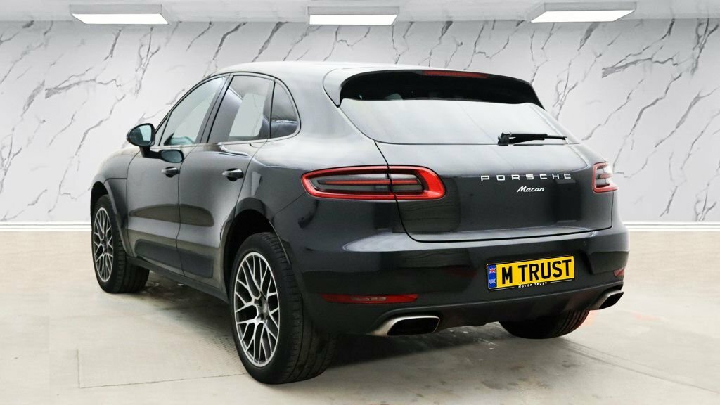 Porsche Macan Suv Black #3