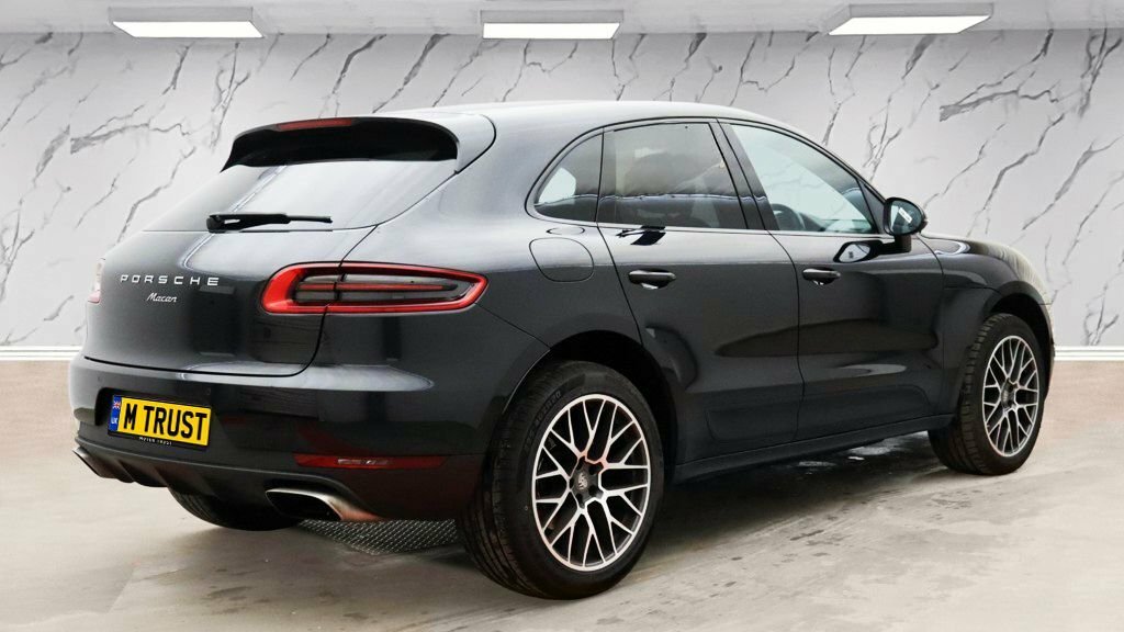 Porsche Macan Suv Black #4