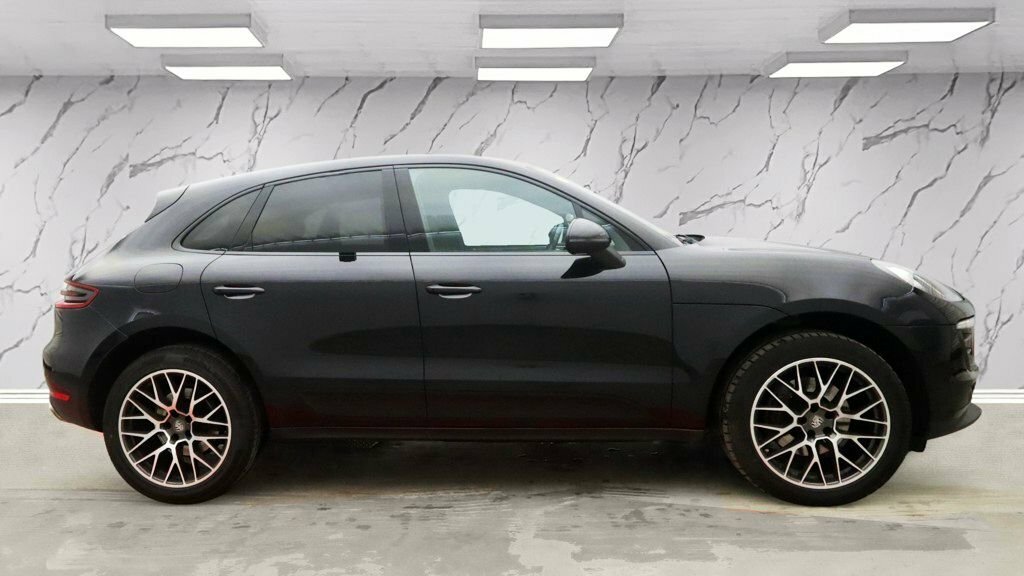 Porsche Macan Suv Black #5