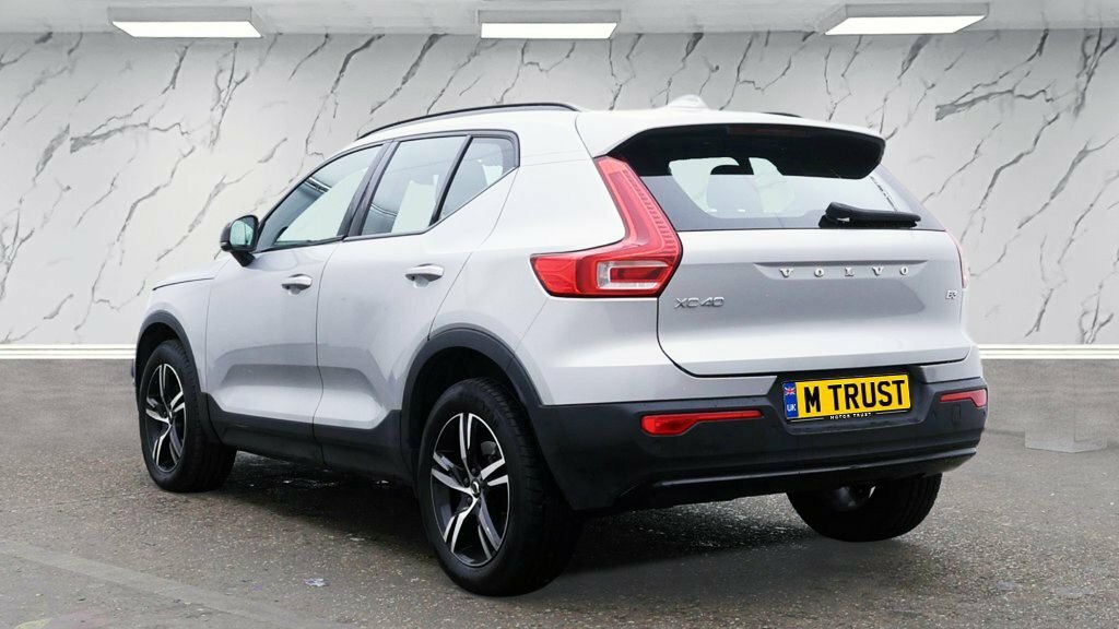 Volvo XC40 2L Plus Dark Silver #3