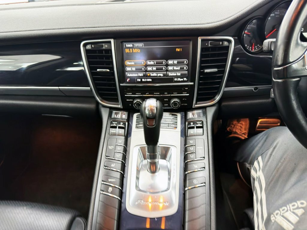 Porsche Panamera D V6 Tiptronic Black #17