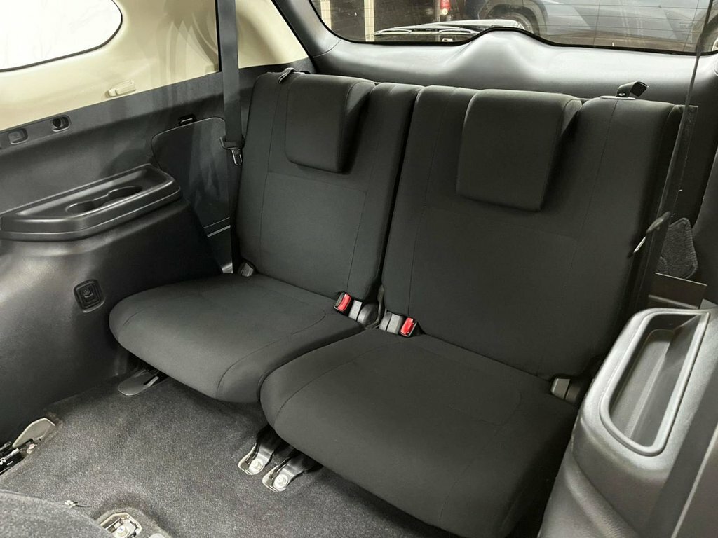 Mitsubishi Outlander 2L 5Hs White #19