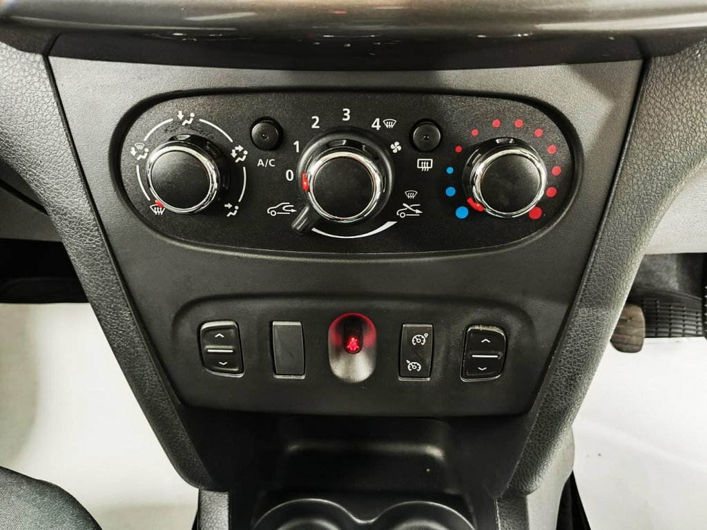 Dacia Sandero Stepway Stepway 0.9 Tce Laureate Euro 6 Ss White #17