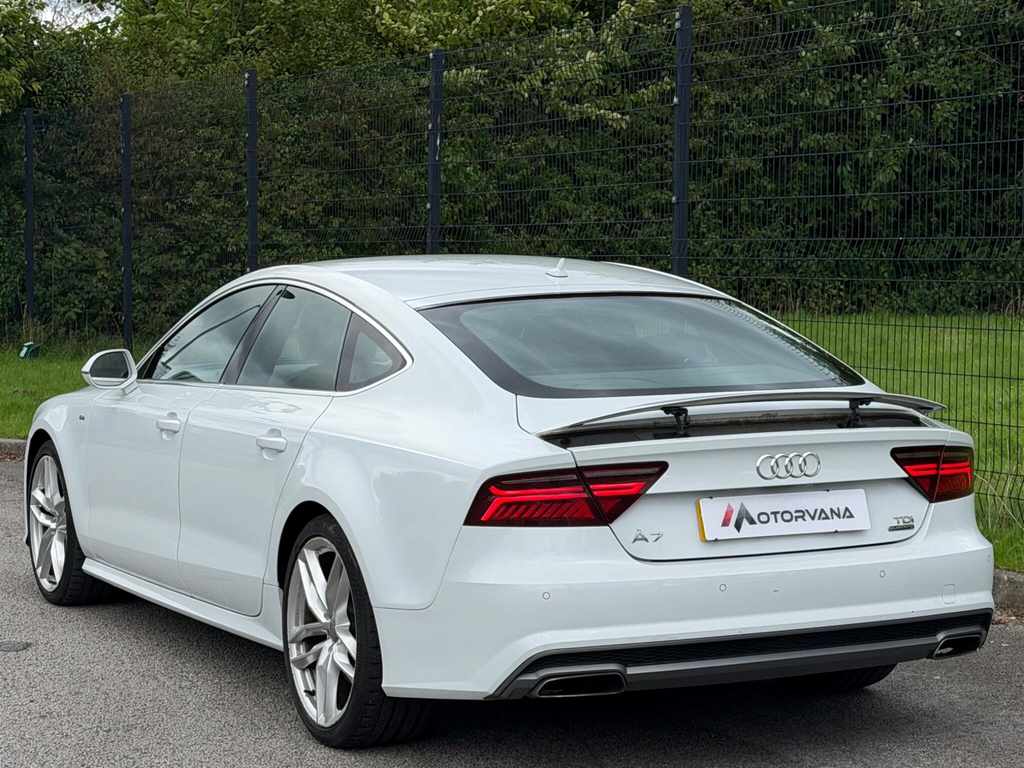 Audi A7 Hatchback White #4
