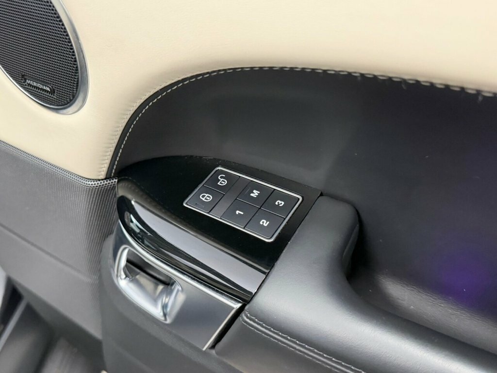 Land Rover Range Rover Sport Automatic Black #44