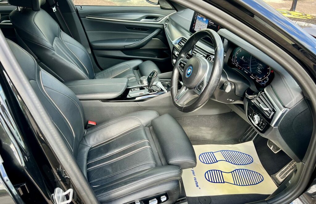 BMW 5 Series Saloon AJ23NVH Black #3