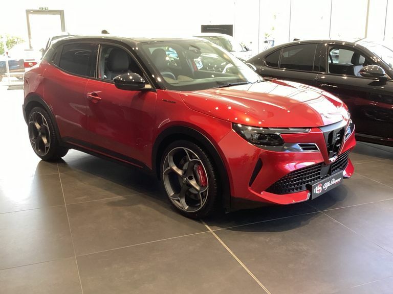 Alfa Romeo Junior 207Kw Elettrica Veloce 54Kwh Tech Pack Black