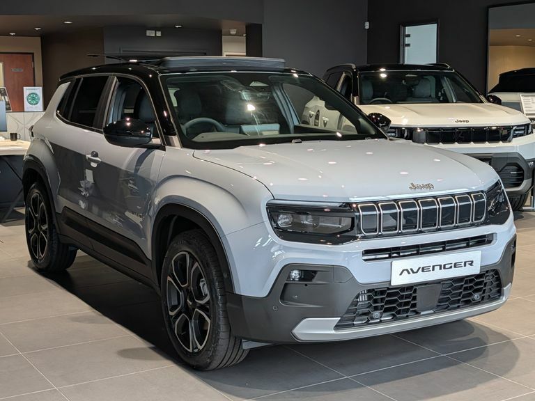 Jeep Avenger 1.2 E-hybrid Summit Dct
