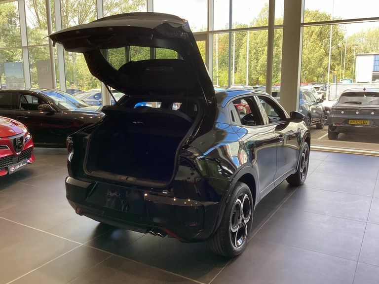 Alfa Romeo Junior 1.2 Turbo 145 Ibrida Ti Black #4
