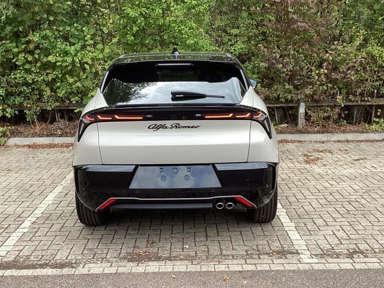 Alfa Romeo Junior 1.2 Turbo 145 Ibrida Sport Speciale  #4