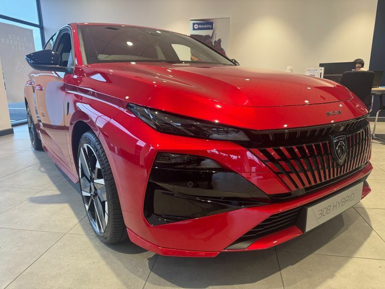 Peugeot 308 Hatchback Red #2