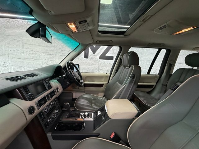 Land Rover Range Rover  Black #16