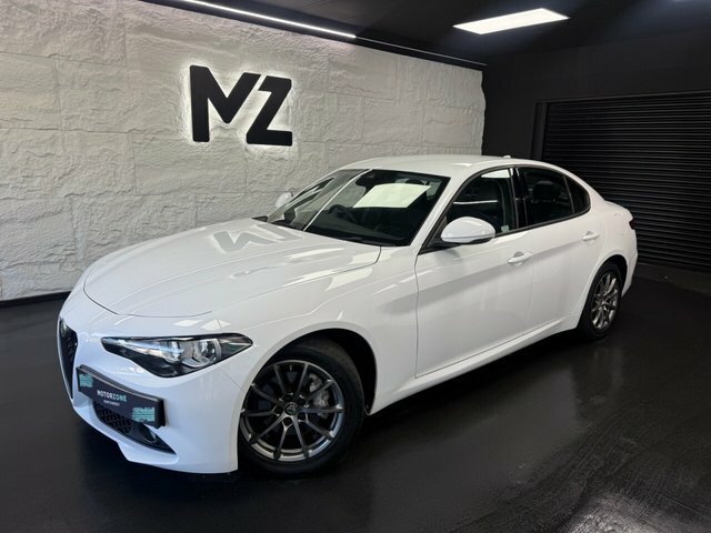 Alfa Romeo Giulia 2.0T Super Saloon Euro 6 S S 20 White