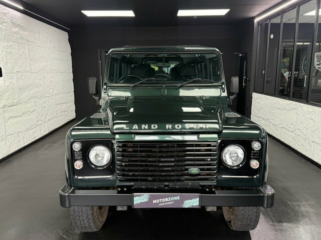 Land Rover Defender 90 2.4 Tdci Xs Station Wagon 4Wd Sw Green #5