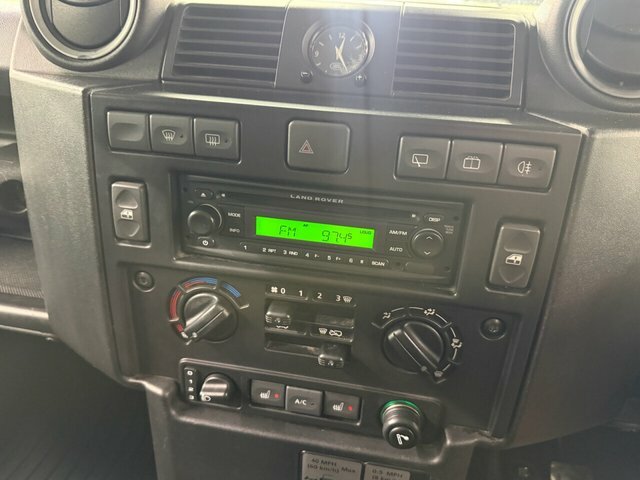 Land Rover Defender 90 Tdci County Grey #16