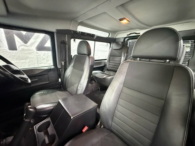 Land Rover Defender 90 2.4 Tdci Xs Station Wagon 4Wd Sw Green #6