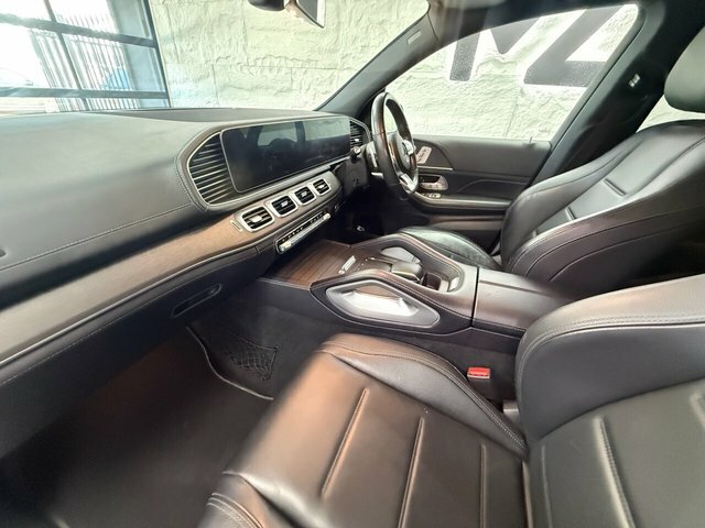 Mercedes-Benz GLE Class 2.0 Gle300d Amg Line Suv G-tronic 4Mati White #6