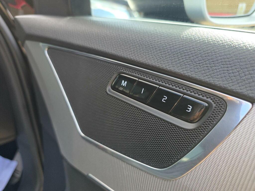 Volvo XC90 T8 Twin Engine R-design Black #24