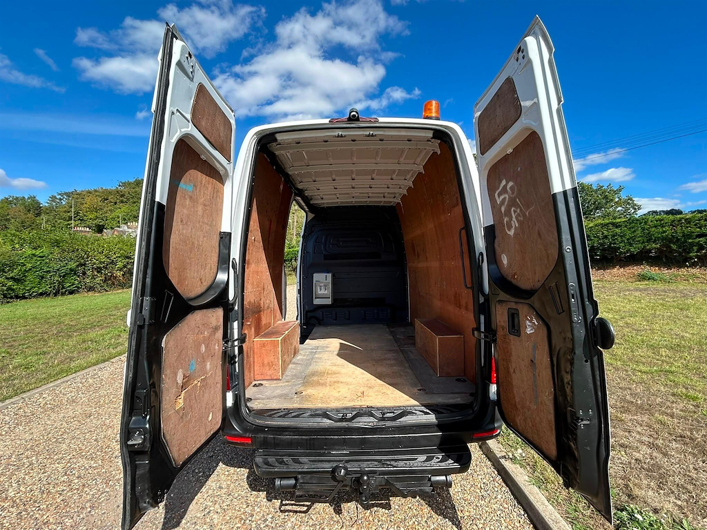 Mercedes-Benz Sprinter 2L Progressive White #21