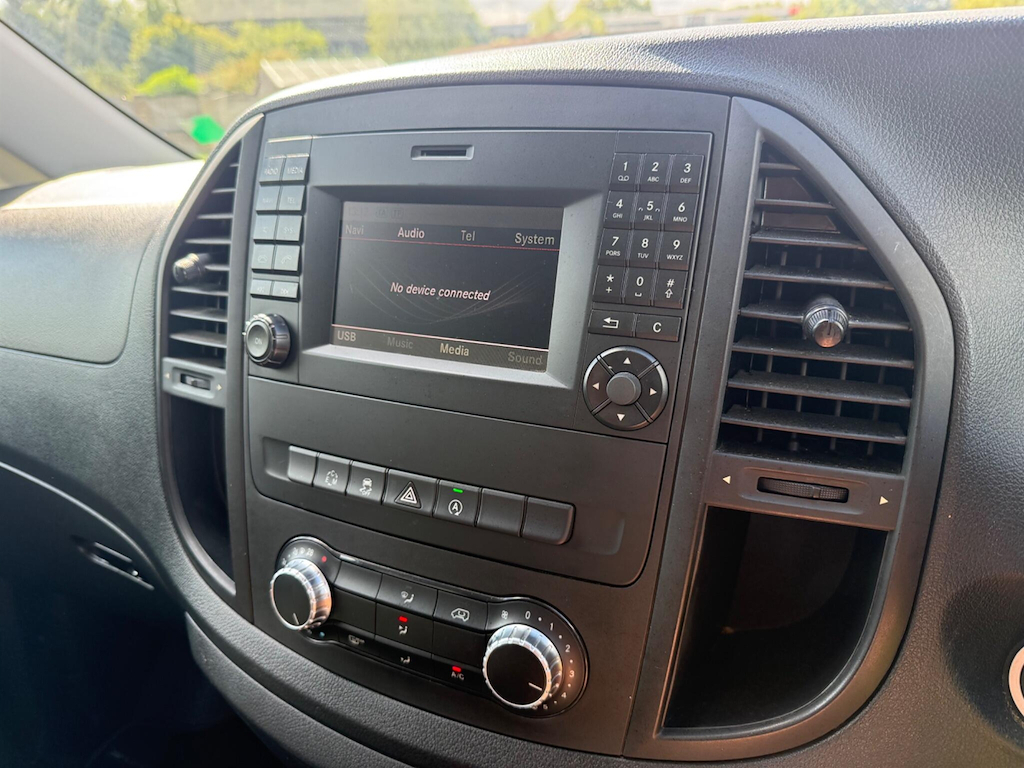 Mercedes-Benz Vito 111Cdi Van Black #19