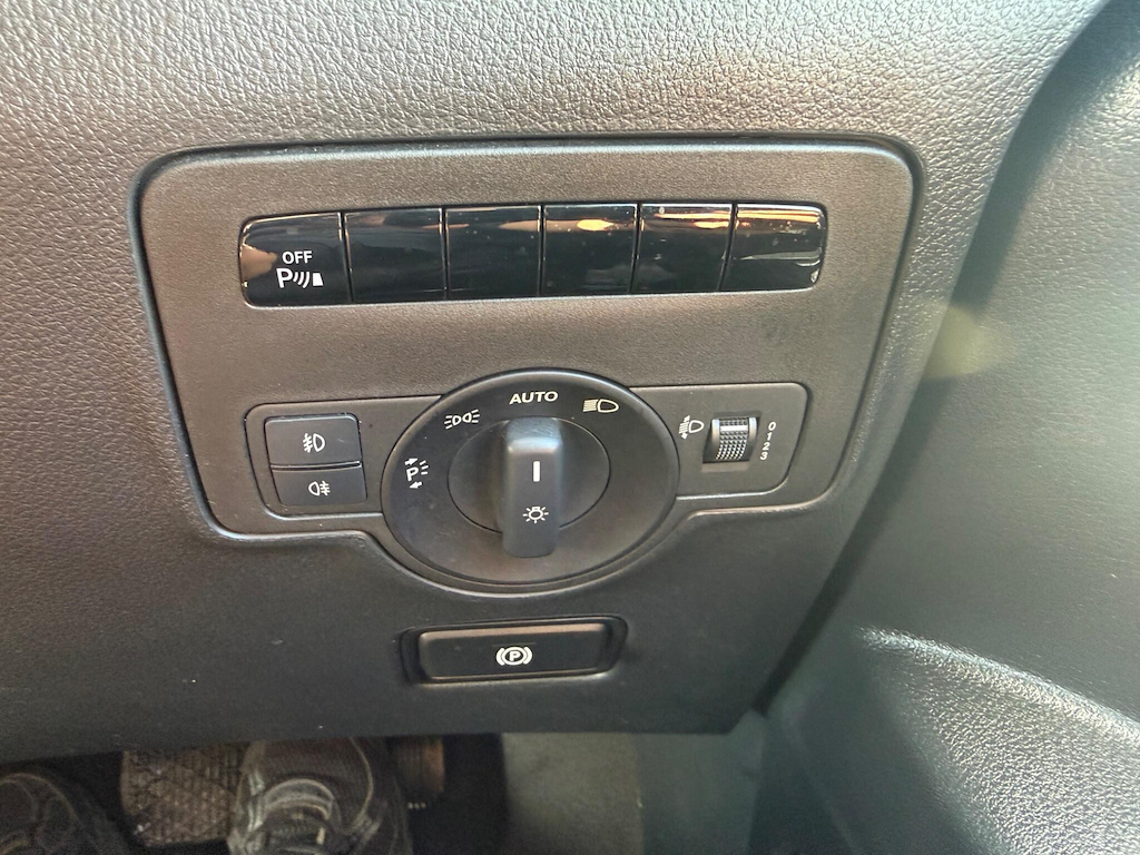 Mercedes-Benz Vito 111Cdi Van Black #27