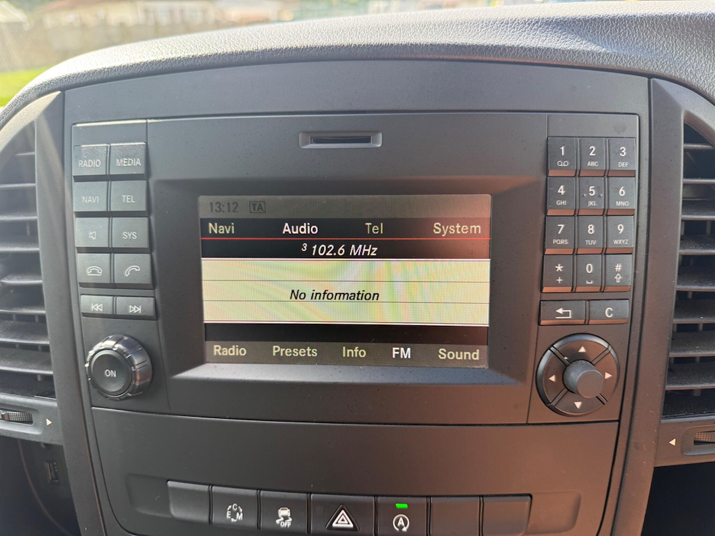 Mercedes-Benz Vito 111Cdi Van Black #20