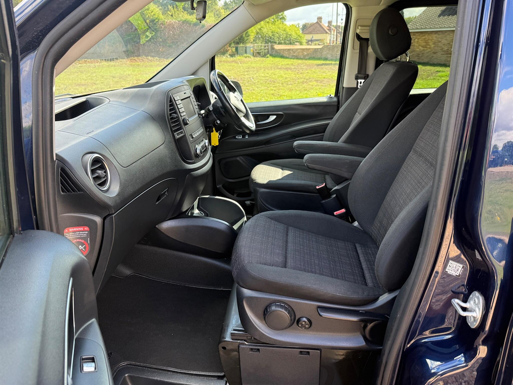 Mercedes-Benz Vito 111Cdi Van Black #14