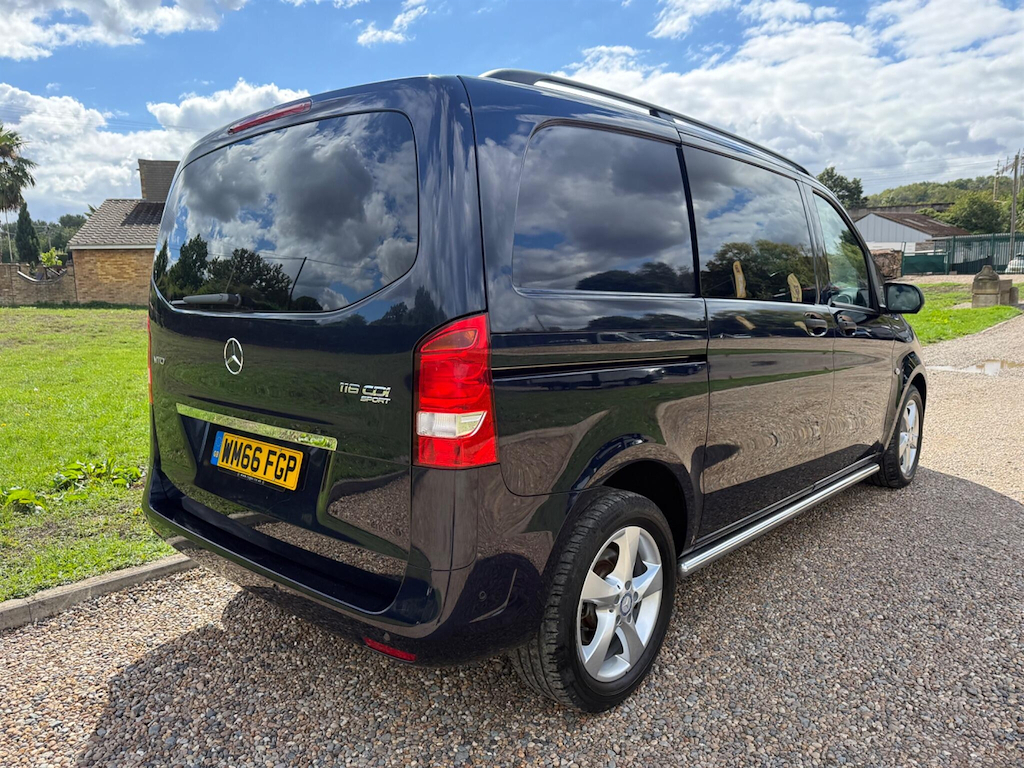 Mercedes-Benz Vito 111Cdi Van Black #4