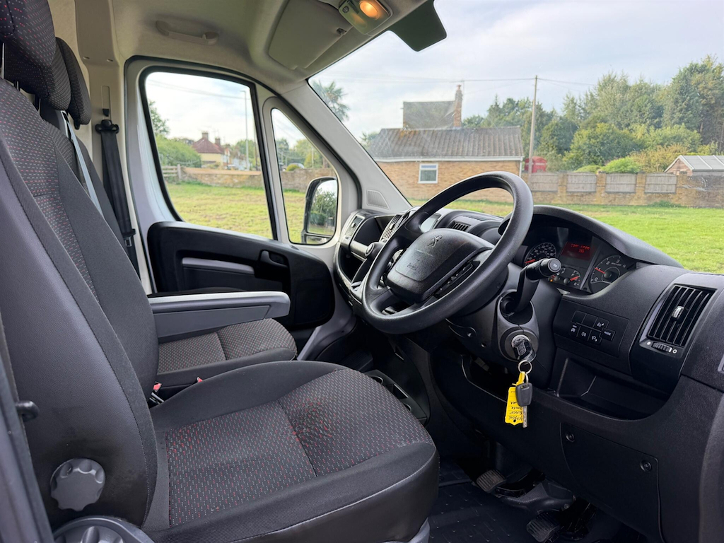 Peugeot Boxer Diesel White #10