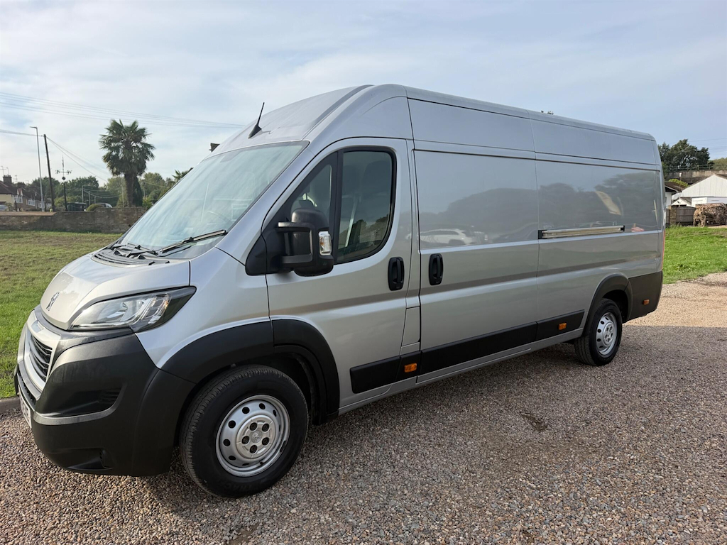 Peugeot Boxer 2.2 L 2.2 Bluehdi 435 Professional Premium L4 Hi Grey #3