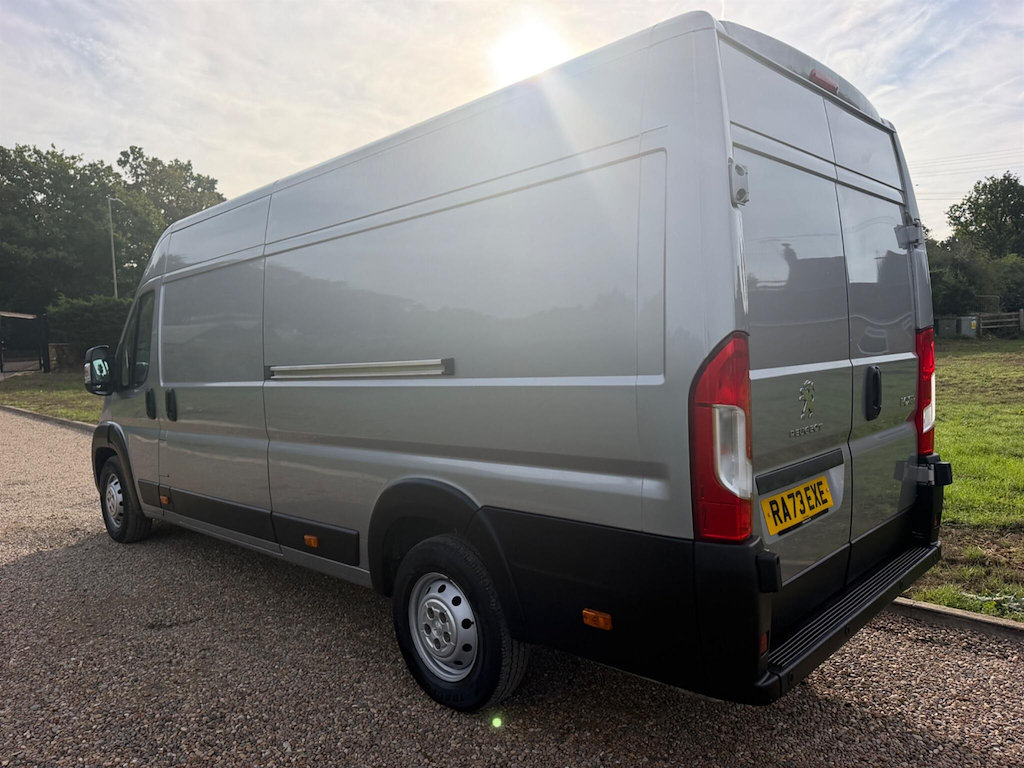 Peugeot Boxer 2.2 L 2.2 Bluehdi 435 Professional Premium L4 Hi Grey #4